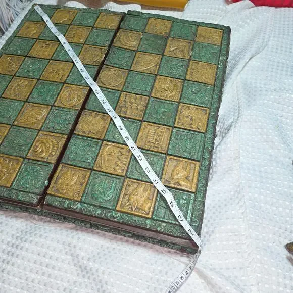 VINTAGE MAYAN VS SPANISH MARBLE CHESS SET IN MARBLE BOXXLARGE